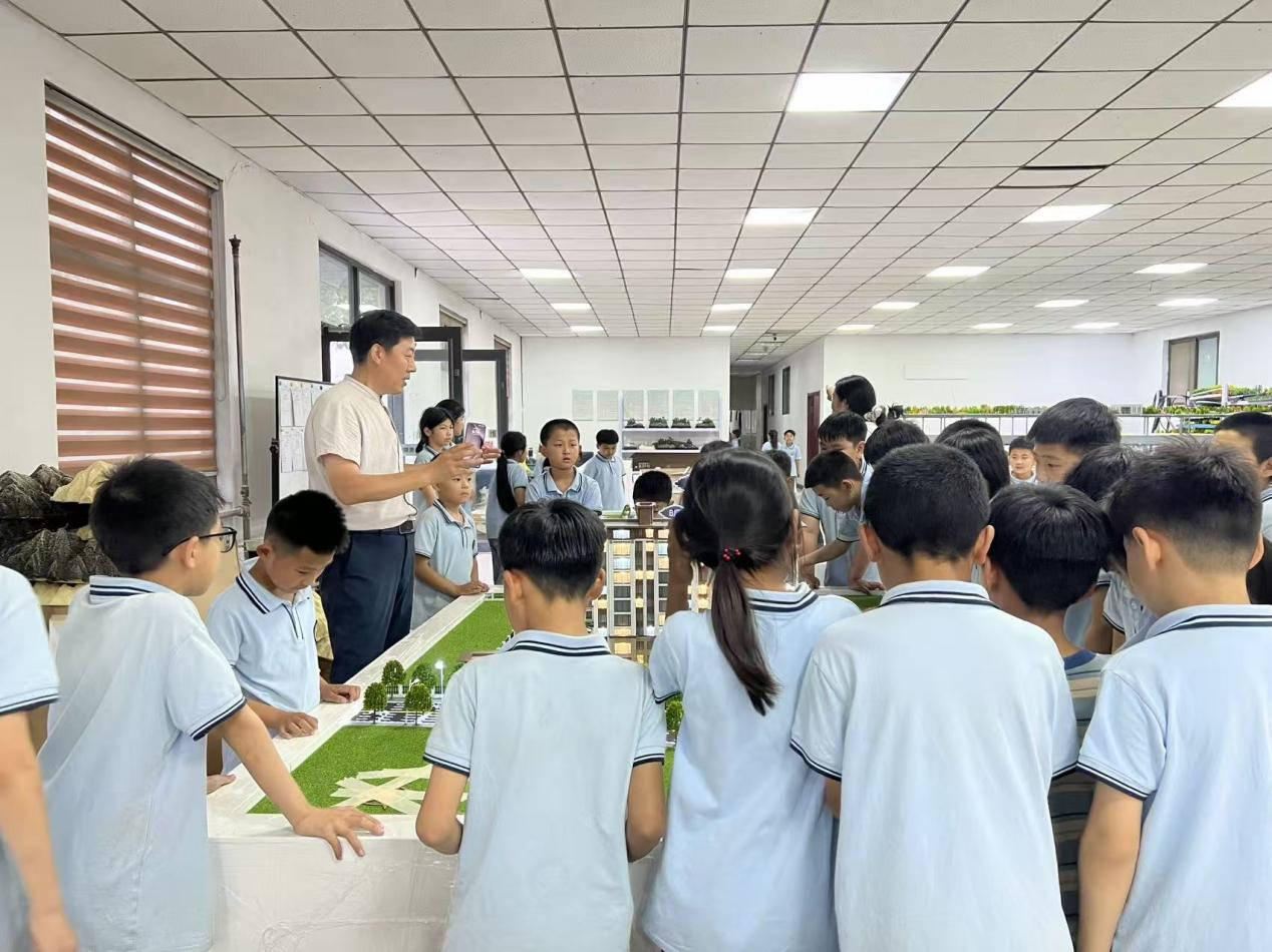 石家莊育才學校師生走進北京博遠江山科技發展有限責任公司 ，公益模型手工課點亮科創夢想